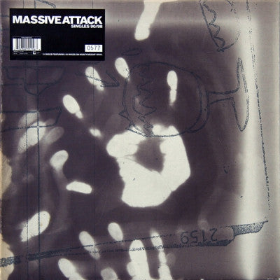 MASSIVE ATTACK - Singles 90/98