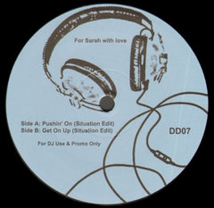 DISCO DEVIANCE PRESENTS  THE QUANTIC SOUL ORCHESTRA / JAZZY DEE  - Pushin' On / Get On Up