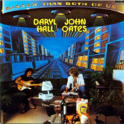 DARYL HALL & JOHN OATES - Bigger Than Both Of Us