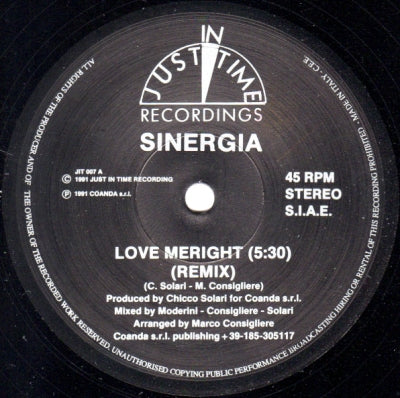 SINERGIA - Love Me Right