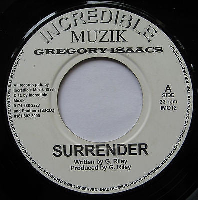 GREGORY ISAACS - Surrender / Version