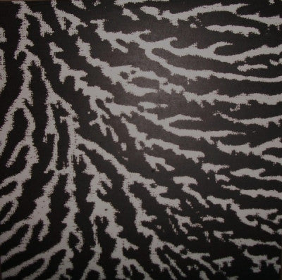 GROUPER - Cover The Windows And The Walls
