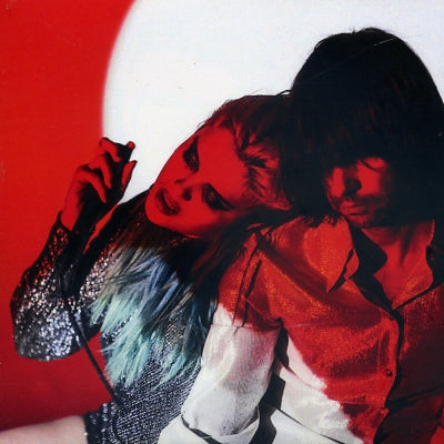 PRIMAL SCREAM AND SKY FERREIRA - Where The Light Gets In