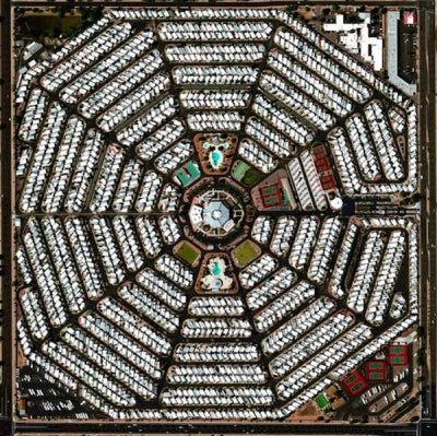 MODEST MOUSE - Strangers To Ourselves