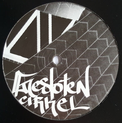 GESLOTEN CIRKEL - Moustache Techno Series 001
