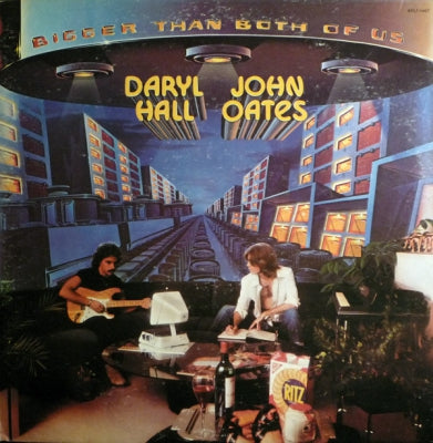 DARYL HALL & JOHN OATES - Bigger Than Both Of Us