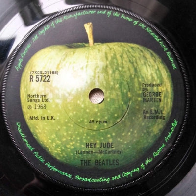 THE BEATLES - Hey Jude / Revolution