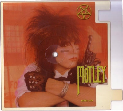 MöTLEY CRüE - Smokin' In The Boys Room