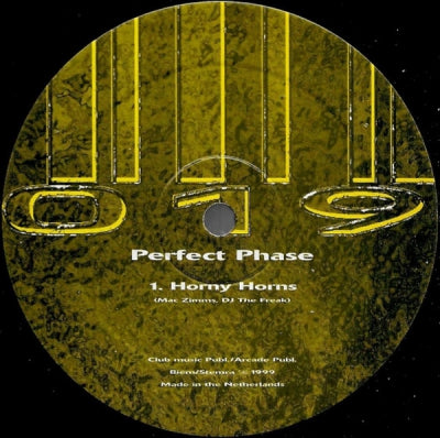PERFECT PHASE - Horny Horns / 	Zipper