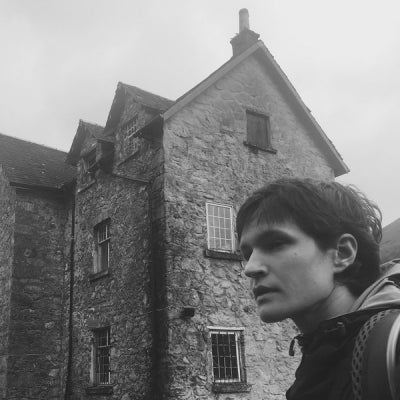 ADRIANNE LENKER - Abysskiss